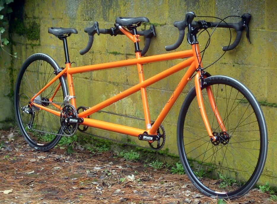 Orange Rodriguez Sport tandem with 700c wheels and FSA cranks